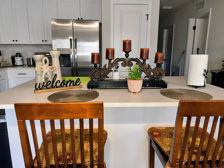 8 Unique Ct — Photo 12