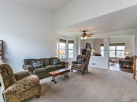 2nd image of 2410 Chopin Ln