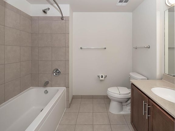 4th image of 552 W Kinzie St #E1003