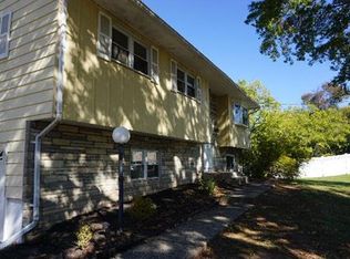2 Theresa Ct, Piscataway, NJ 08854