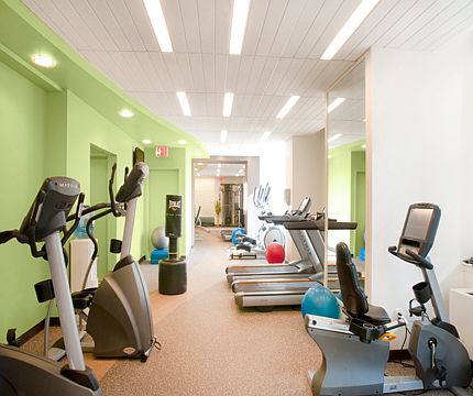 3rd image of 420 W 42nd St APT 40D