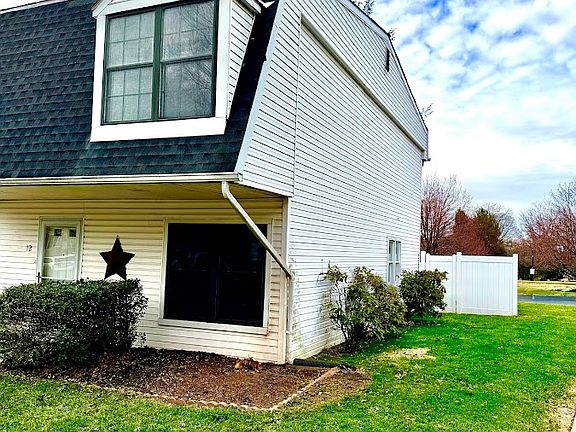 2nd image of 12 Lexington Ct