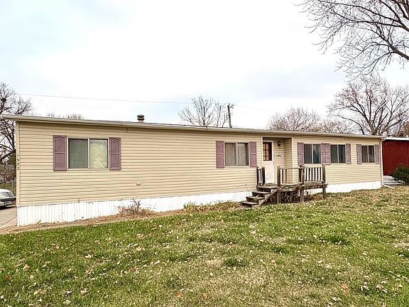 2nd image of 1502 W Bluff Ave