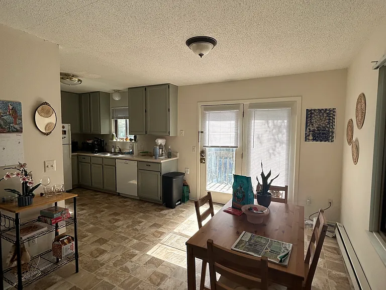 757 N Maple Rd — Photo 10