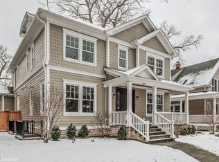 1009 Oakwood Ave, Wilmette, IL 60091