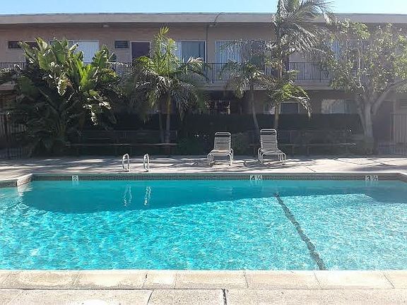 3rd image of 8545 Balboa Blvd #134220241