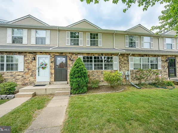488 Devon Ct, Downingtown, PA 19335