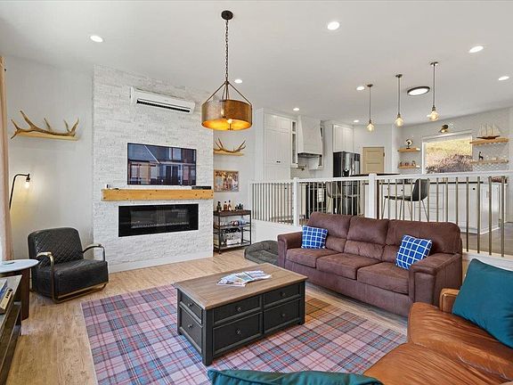 4th image of 5328 N Del Rey Dr