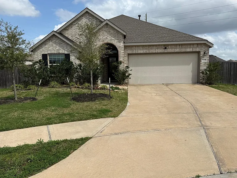 5335 Winding Stream Dr — Photo 1