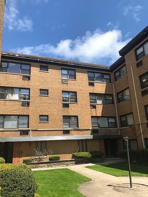1st image of 2718 W Bryn Mawr Ave #G