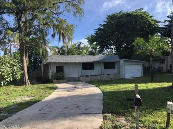 2105 Flowers Dr, Fort Myers, FL 33907