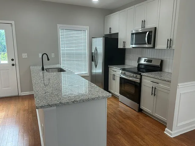 96 Vine St NW — Photo 6