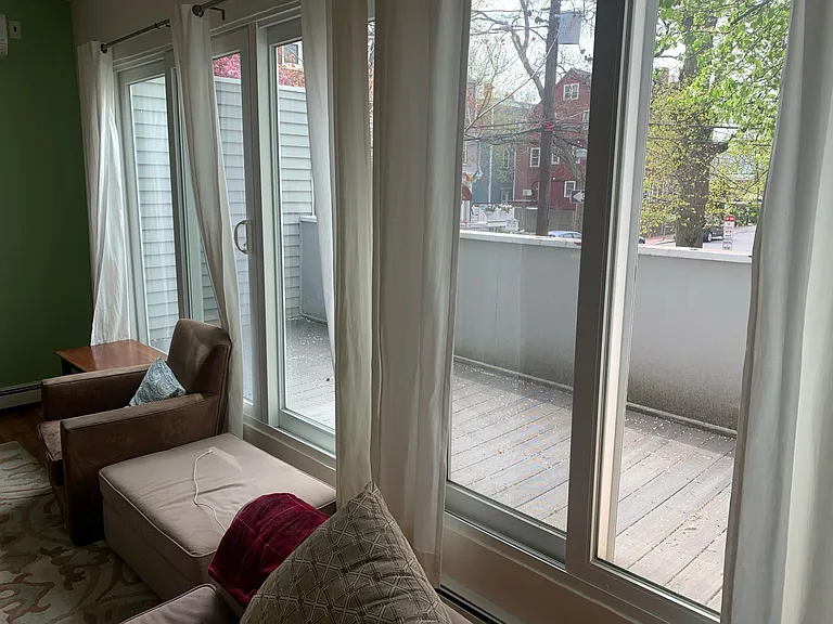 1 Irving Ter — Photo 7
