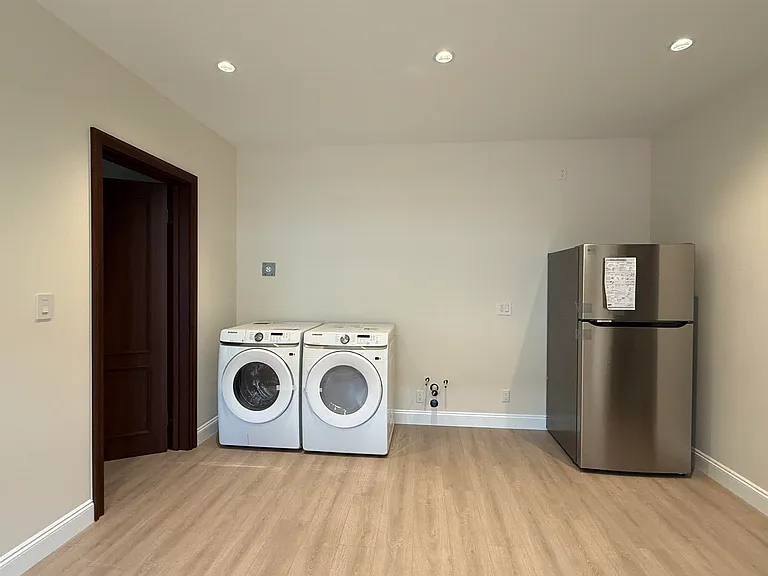 1115 W 48th Ave #1/2 — Photo 3