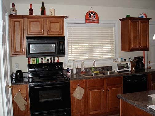 kitchen with all appliances included
