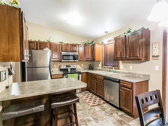 5th image of 503 Cottonwood Dr
