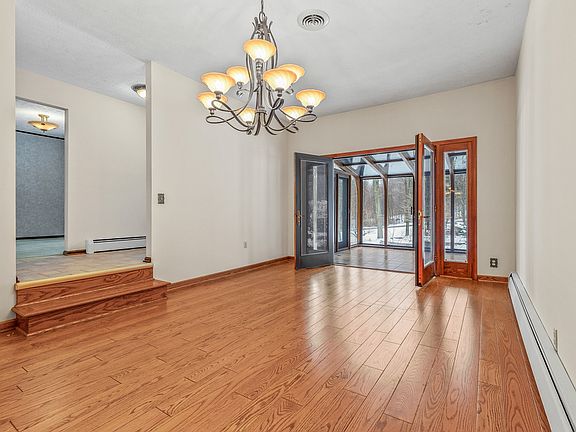 3rd image of 11760 Stonegate Dr