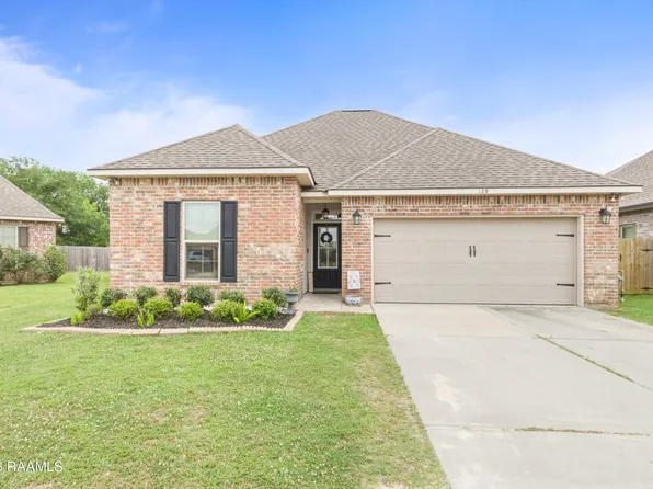 129 Wild Cherry Ln, Lafayette, LA 70508