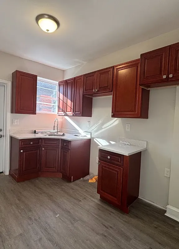 4 bed, 1.5 bath, 1280 sqft, $1,650 — Photo 2