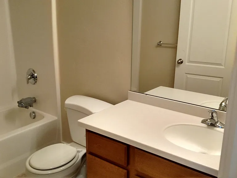 2557 N Garden Dr — Photo 9