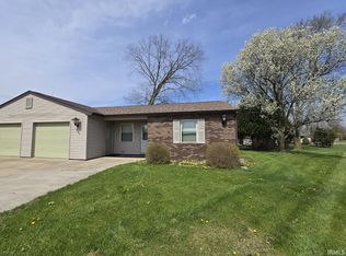 731 N Riley Rd, Kendallville, IN