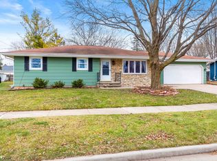 2600 S Berry Dr, Appleton, WI 54915