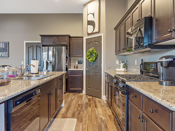 3rd image of 2422 W Allen Avenue