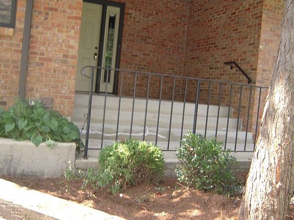 2nd image of 6587 Old Colony Bnd