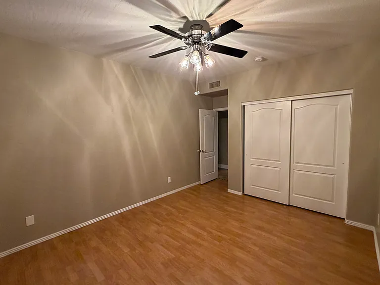 1850 W Desert Ln — Photo 26