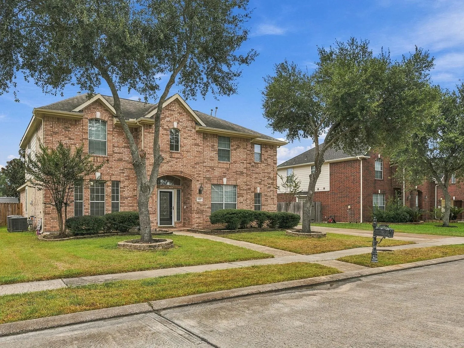 4 bed, 3.5 bath, 2993 sqft, $3,050 — Photo 2
