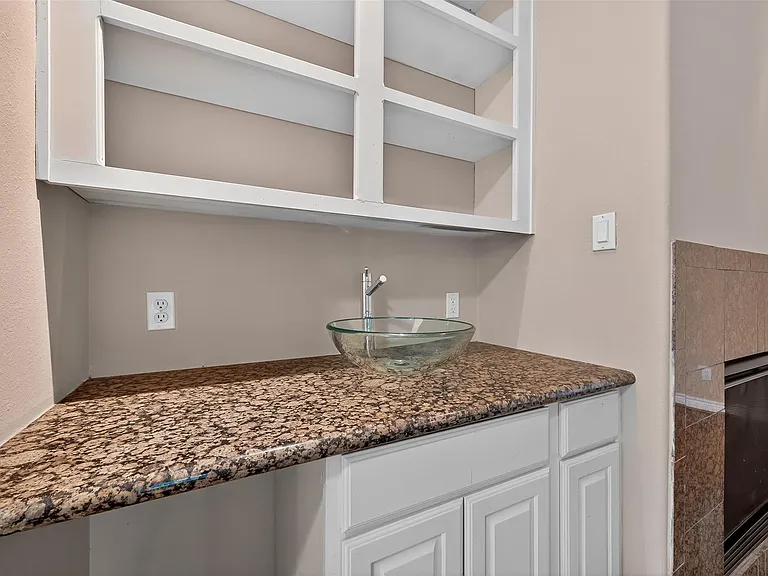 1015 Stanford St — Photo 13