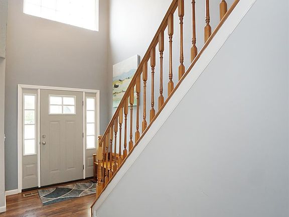 2nd image of 943 Caribou Run Ln