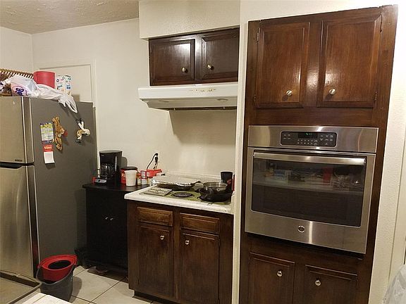 4th image of 9607 Crooked Wood Ln