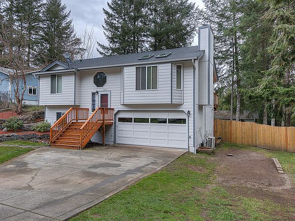 3rd image of 13813 Chinook Cir NW
