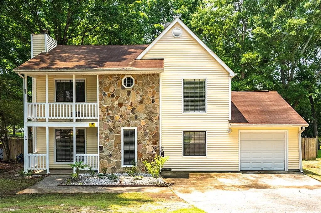 4 bed, 3.0 bath, 1874 sqft, $2,499 — Photo 2