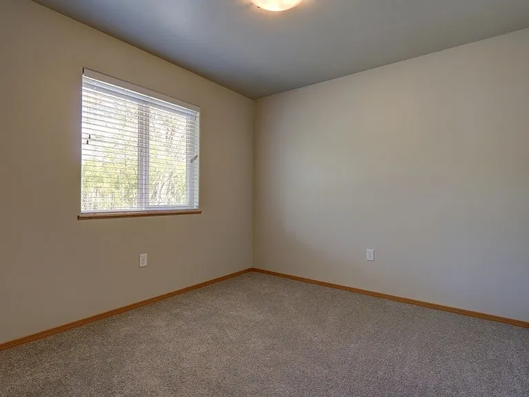 4565 W Overby St — Photo 14