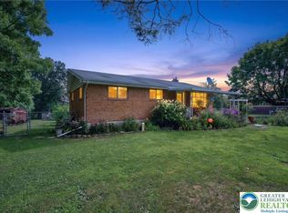 2944 Edgewood Ct, Orefield, PA 18069