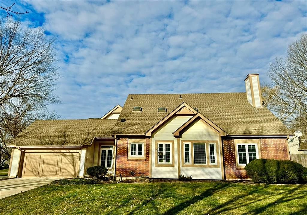 13703 Pembroke Cir, Leawood, KS 66224 MLS 2458212 Zillow
