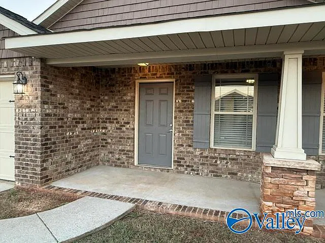 3 bed, 2.0 bath, 1388 sqft, $1,545 — Photo 3