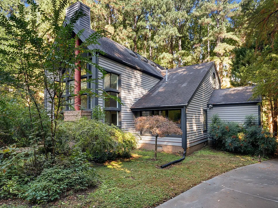 3628 Carlisle Dr