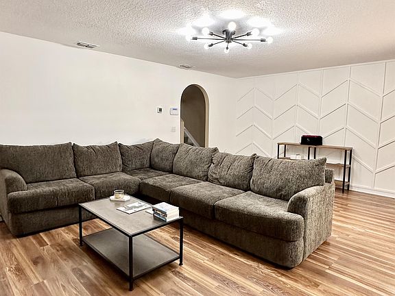 3rd image of 7040 Saint Ives Ct