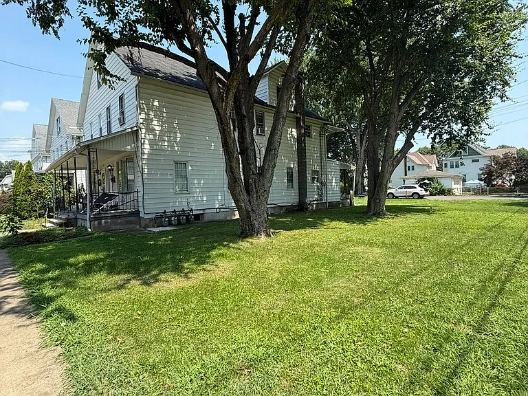 3 Ross St #1 — Photo 1