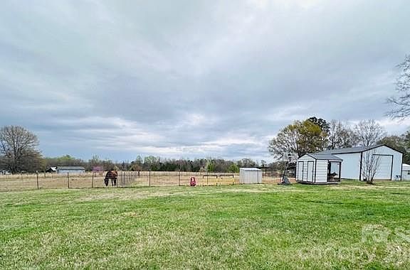 2nd image of 109 Lambs Grill Rd