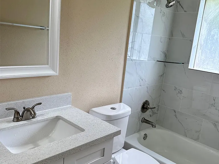 10826 Laureldale Ct — Photo 3