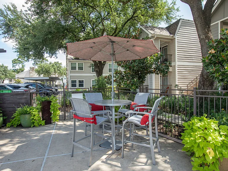 Reserve at Garden Oaks — Photo 30