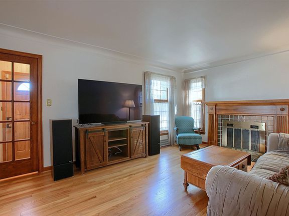 2nd image of 20516 Washtenaw St