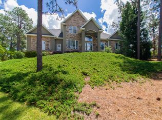 535 Edinboro Dr, Southern Pines, NC 28387