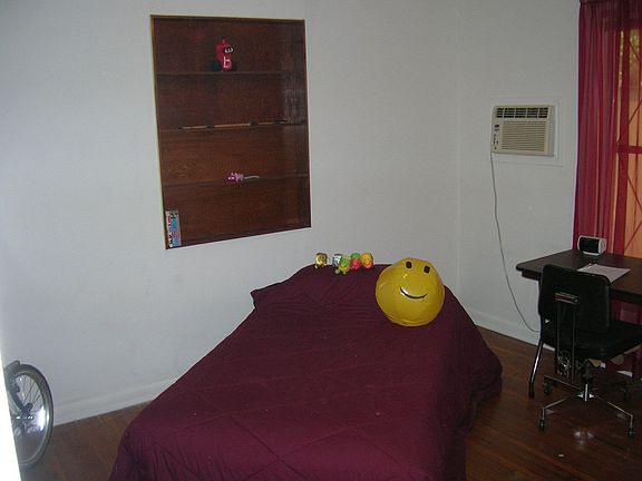 Back bedroom
