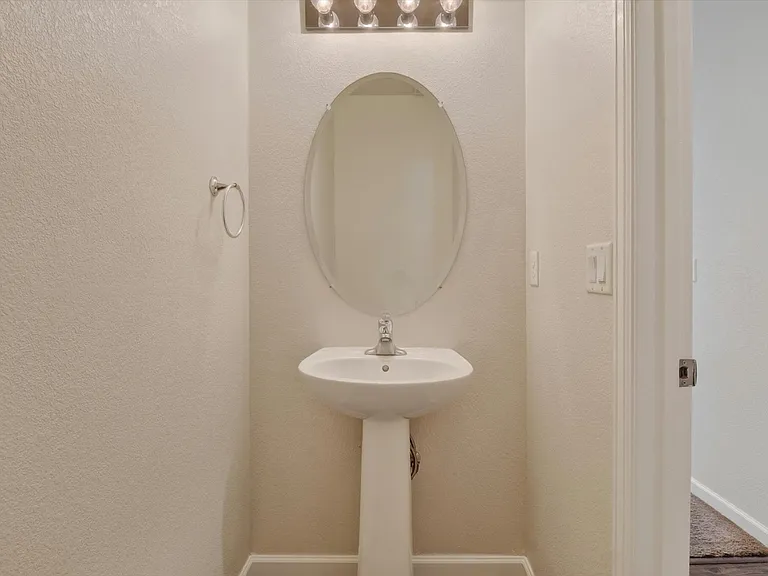1209 Bistre St — Photo 13