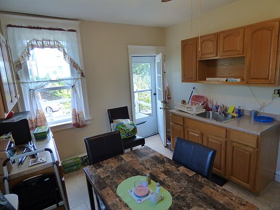 3rd image of 221 Longshore Ave
